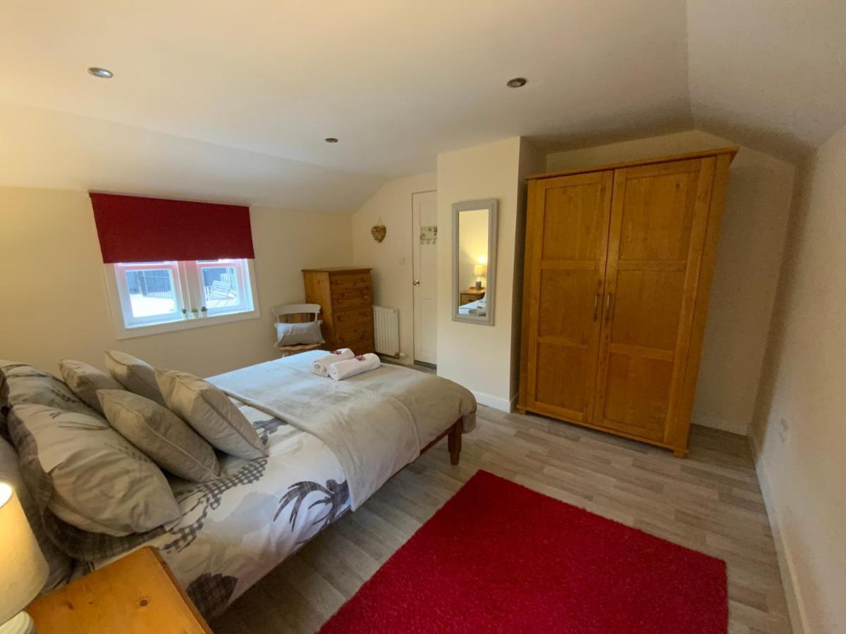 Deeside Snugs Apartments Kincardine O'Neil ภายนอก รูปภาพ